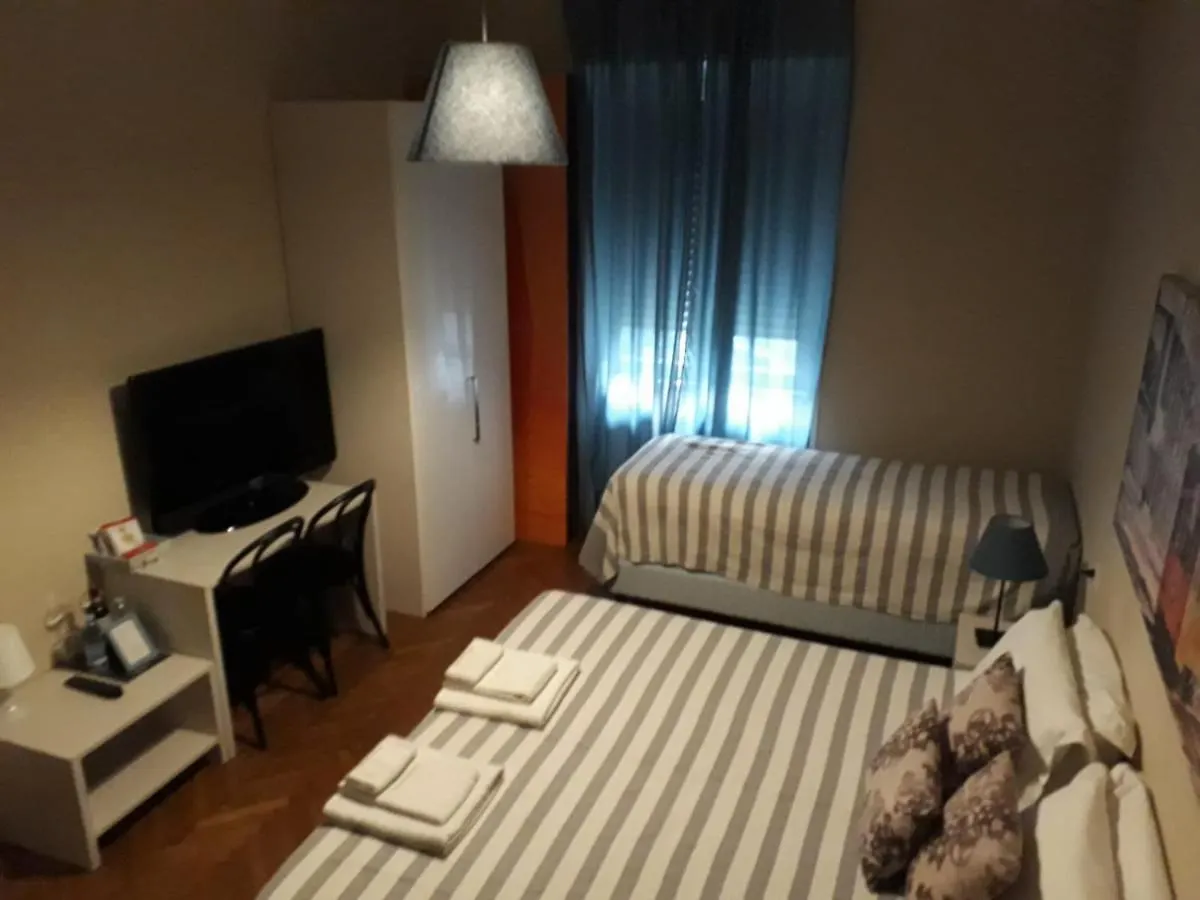 Guest house Good Rooms Milan Italy