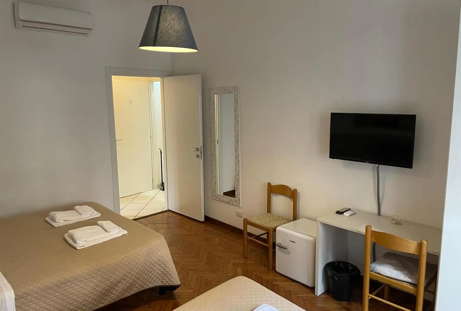 Good Rooms Milan 0*,  Italy