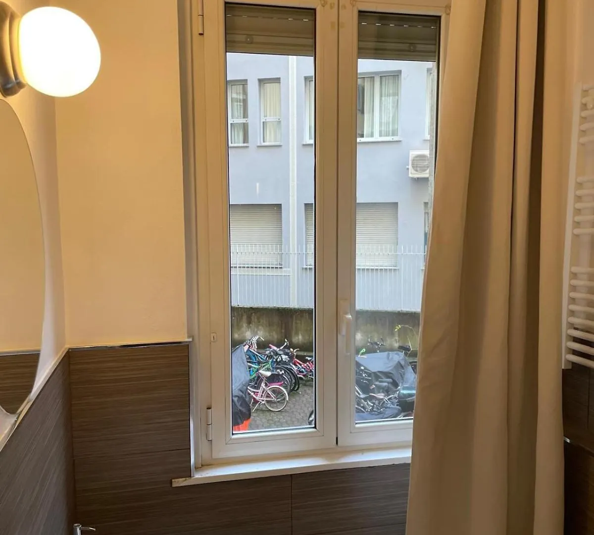 Guest house Good Rooms Milan Italy